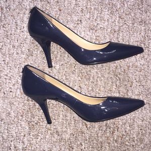 Micheal Kors Navy Heels